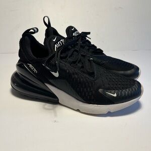 Nike Air Max 270 Black White Women’s 9 Low Top Sneaker Lace Up AH6789-001